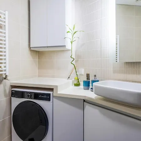 Modern And Fully Furnished In Atasehir Estambul